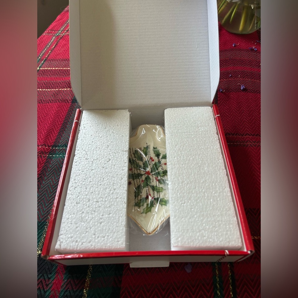 Lenox Hosting the Holidays Tree Part Plate - NWT - Picture 4 of 5